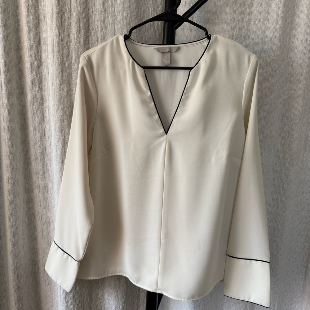 H&M Cream Fitted Blouse with 3/4 Sleeves and Mandarin Collar